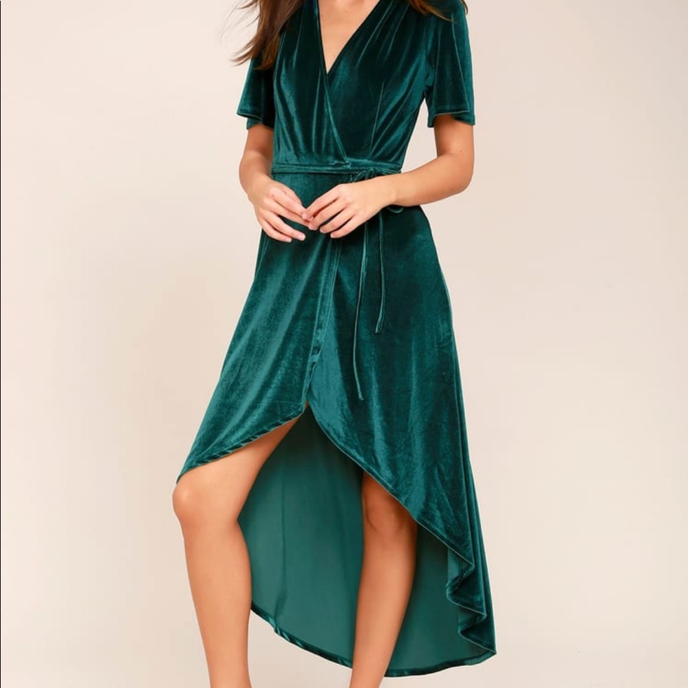 Lulus dress! Never worn!!XS green velvet